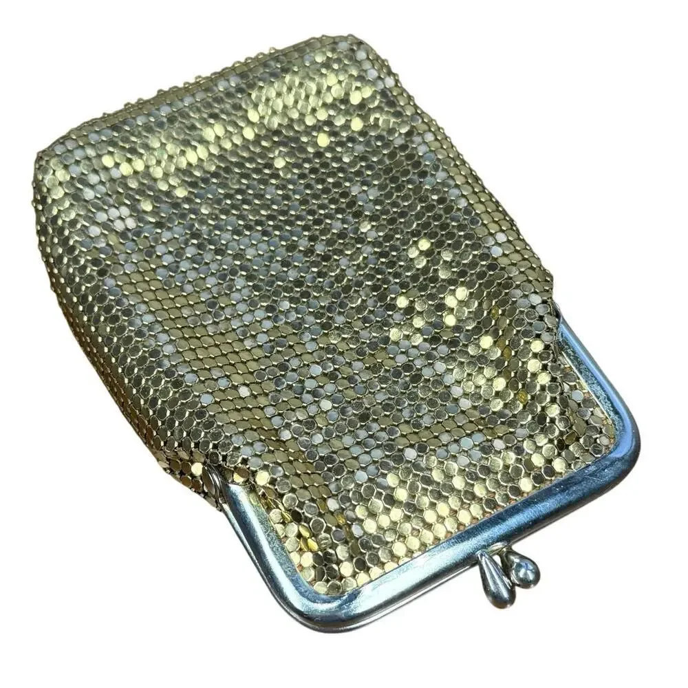 Vintage 60s Whiting & Davis gold-tone metal kiss clasp mesh coin cigarette purse